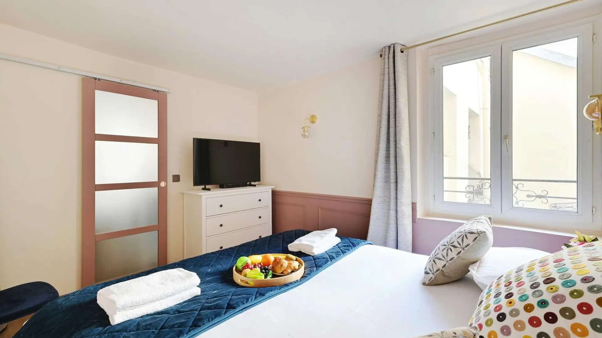Apartment Beautiful 2br 4p Republique Temple